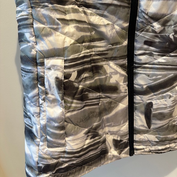 Track & Field Printed Puffer Vest size medium - Picture 2 of 9